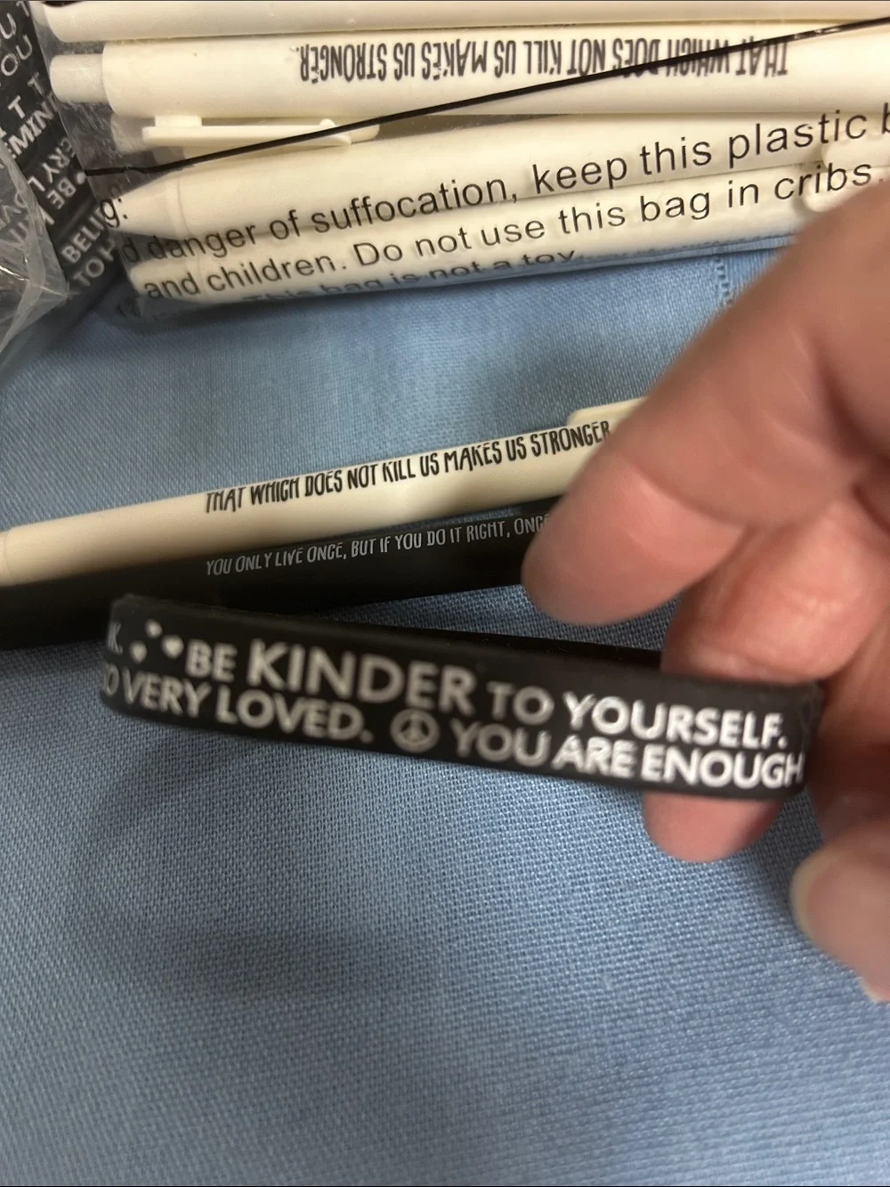 Black & White Motivational Pen and Wristband Set - Unbranded